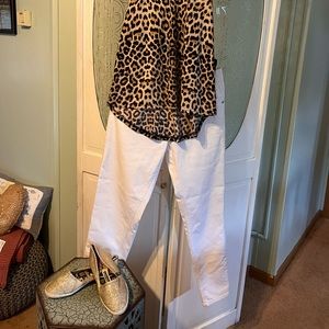 White jeans by Democracy Sz 6